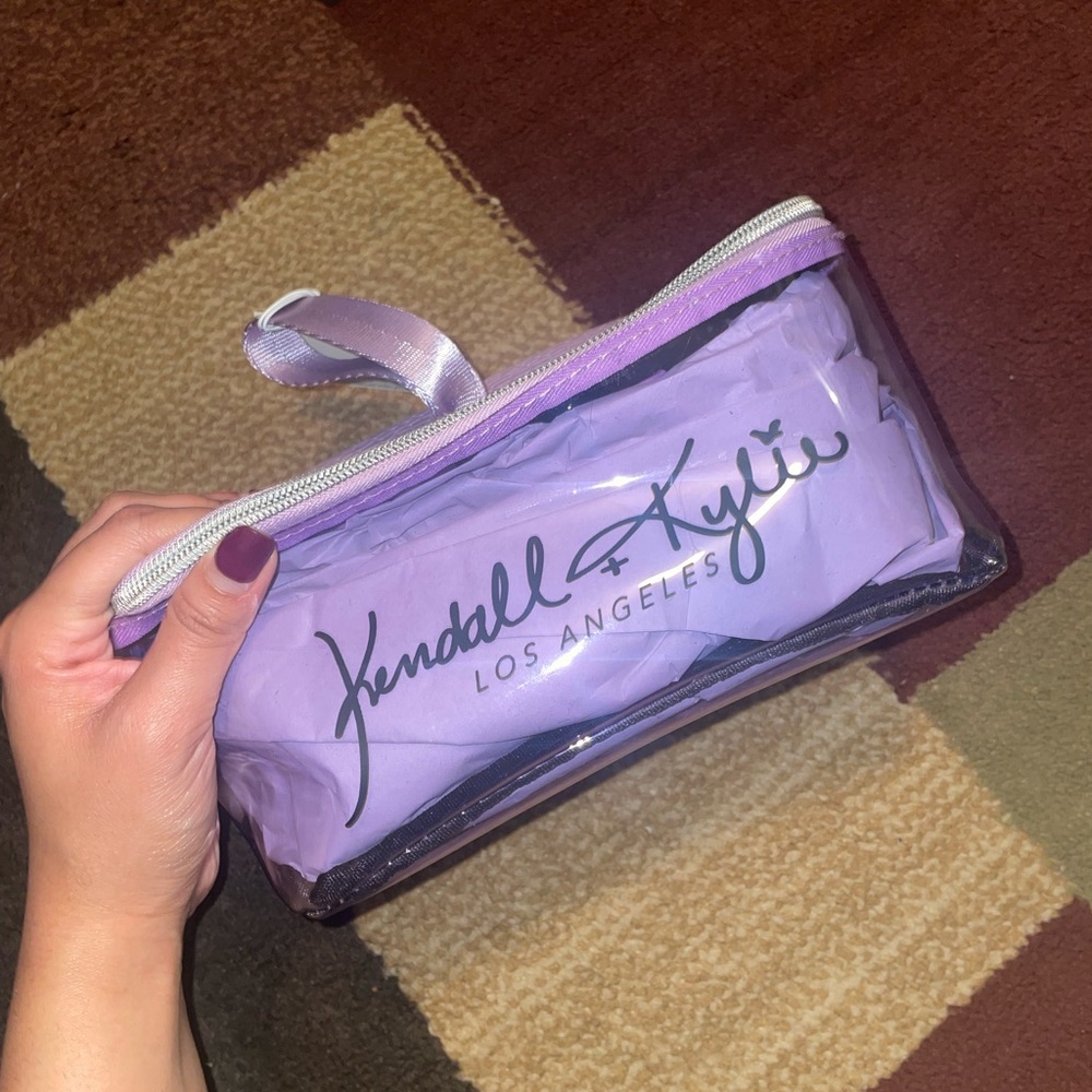 KENDALL & KYLIE MAKEUP BAG💜